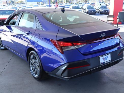 Used 2024 Hyundai Elantra SEL image 7