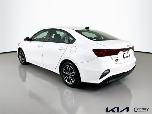 Certified 2023 Kia Forte LXS FWD image 7