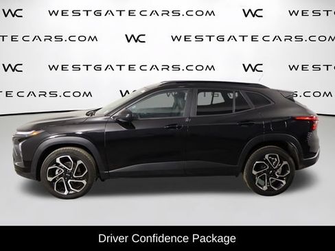 Used 2025 Chevrolet Trax RS w/ Sunroof Package FWD image 5