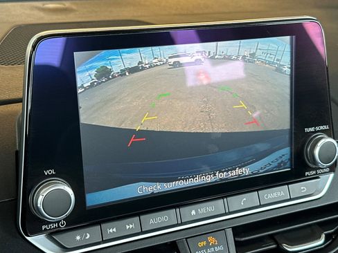 Used 2025 Nissan Altima 2.5 SV FWD image 18