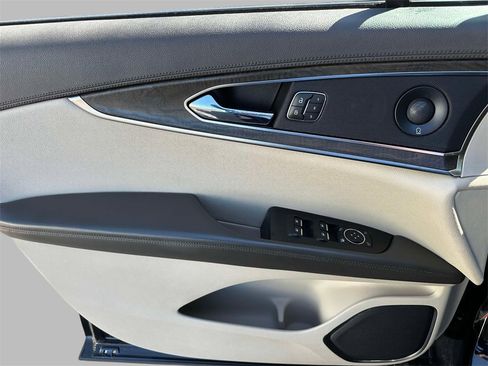 Used 2020 Lincoln Nautilus Reserve image 20