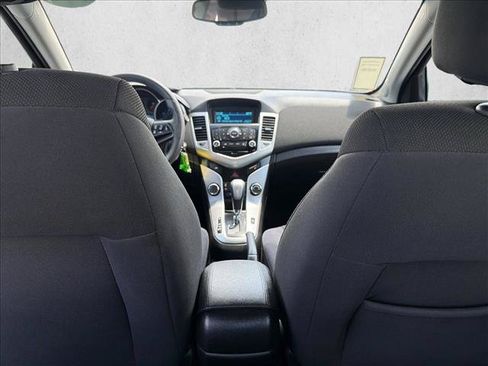 Used 2016 Chevrolet Cruze LT FWD image 15