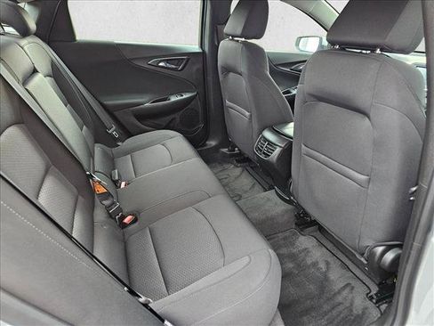 Used 2018 Chevrolet Malibu LT FWD image 15