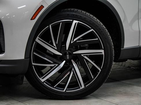 Used 2025 Lincoln Aviator Reserve w/ Equipment Group 201A AWD/4WD image 3