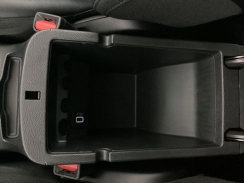 Used 2022 Jeep Cherokee Limited image 21