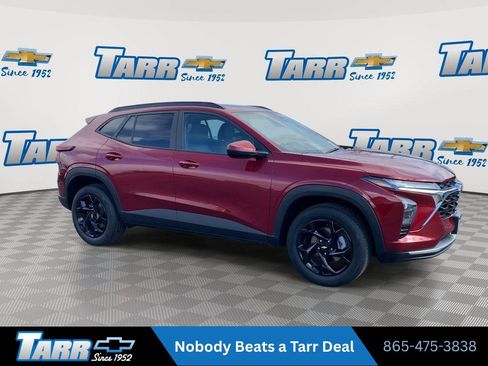 Used 2025 Chevrolet Trax LT w/ LT Convenience Package FWD image 2