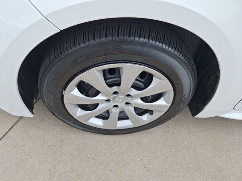 Used 2026 Toyota Corolla LE FWD image 11