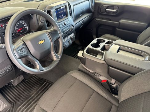 Used 2025 Chevrolet Silverado 2500 Custom w/ Custom Value Package AWD/4WD image 9