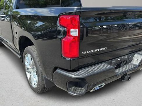 Used 2026 Chevrolet Silverado 1500 High Country AWD/4WD image 35