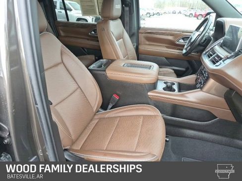 Used 2021 Chevrolet Suburban High Country w/ Premium Package image 35