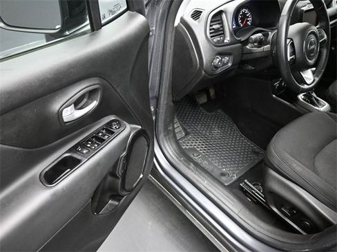 Used 2023 Jeep Renegade Altitude w/ Sun/Sound Group image 14