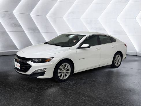 Used 2024 Chevrolet Malibu LT image 3