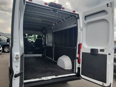 Used 2023 RAM ProMaster 2500 FWD image 11