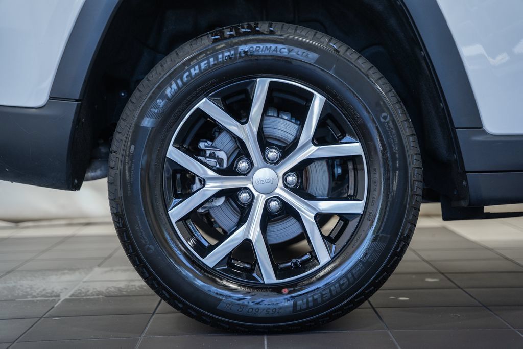 Certified 2023 Jeep Grand Cherokee Limited AWD/4WD image 20