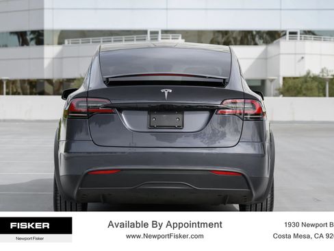 Used 2022 Tesla Model X image 7