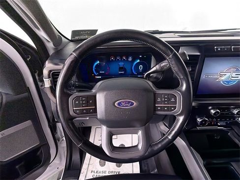 Used 2023 Ford F250 Lariat image 11