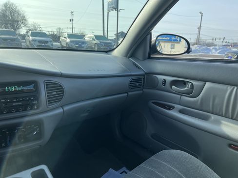 Used 2003 Buick Century Custom image 25