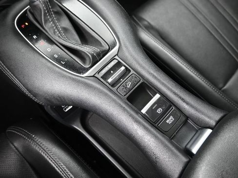 Certified 2023 Honda HR-V EX-L image 19