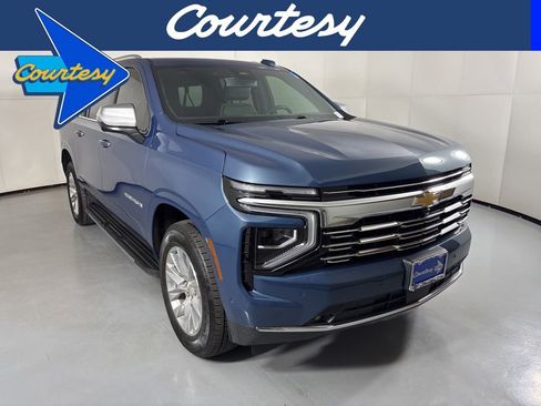 Used 2025 Chevrolet Suburban Premier image 1