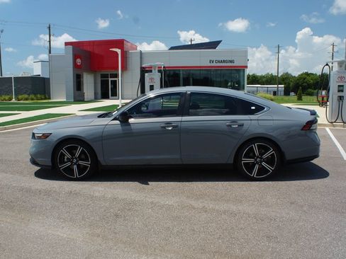 Used 2023 Honda Accord Sport image 12