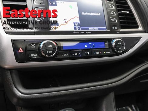 Used 2018 Toyota Highlander SE AWD/4WD image 20