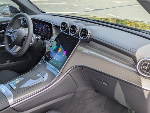 New 2026 Mercedes-Benz GLC 300 image 32