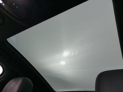 Certified 2025 Porsche Cayenne Coupe image 32