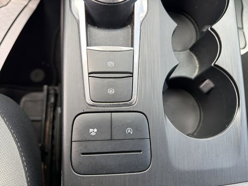 Certified 2020 Ford Escape SE image 29