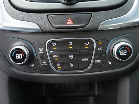 Used 2019 Chevrolet Equinox LT image 17