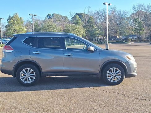Used 2015 Nissan Rogue SV image 5