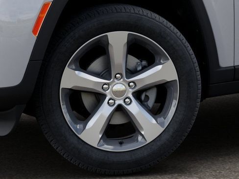 New 2026 Jeep Grand Cherokee Limited RWD image 8