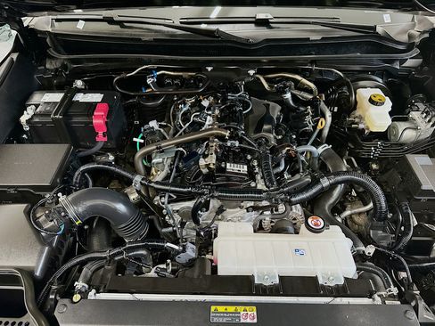 Used 2025 Toyota Tacoma TRD Off-Road image 33