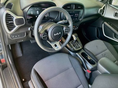 Used 2023 Kia Soul LX w/ Option Group 015 FWD image 9