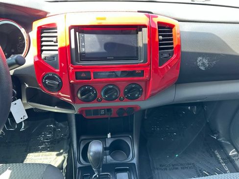 Used 2015 Toyota Tacoma 4x4 Double Cab w/ SR Package image 21