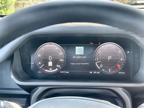 Used 2025 Land Rover Defender 130 X-Dynamic SE image 22