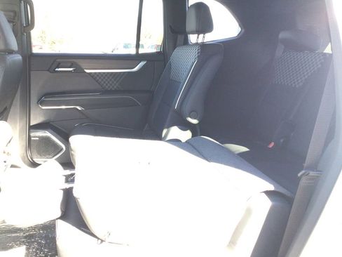 Used 2025 GMC Acadia Denali w/ Super Cruise Package image 10