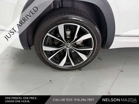Used 2024 Volkswagen Atlas SEL Premium R-Line AWD/4WD image 13