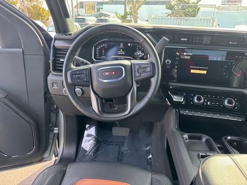 Used 2025 GMC Sierra 2500 AT4 image 16