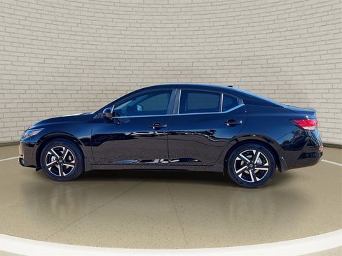 Used 2025 Nissan Sentra SV image 8