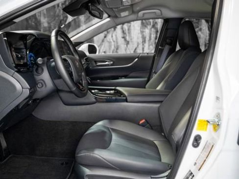 Used 2024 Toyota Mirai w/ Advanced Technology Package RWD image 3