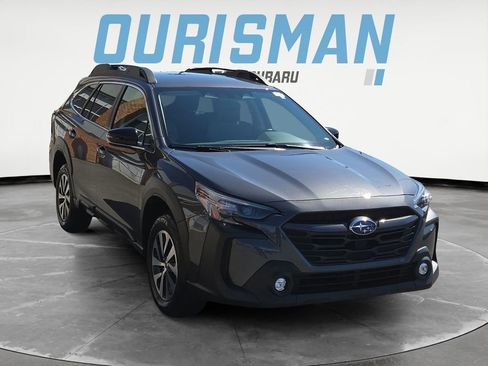 Certified 2025 Subaru Outback Premium AWD/4WD image 1