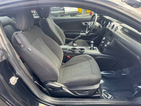 Used 2018 Ford Mustang GT RWD image 12