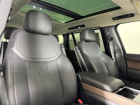 Certified 2025 Land Rover Range Rover Long Wheelbase SE AWD/4WD image 30