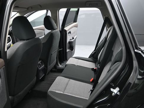 Used 2023 Nissan Rogue SV image 16