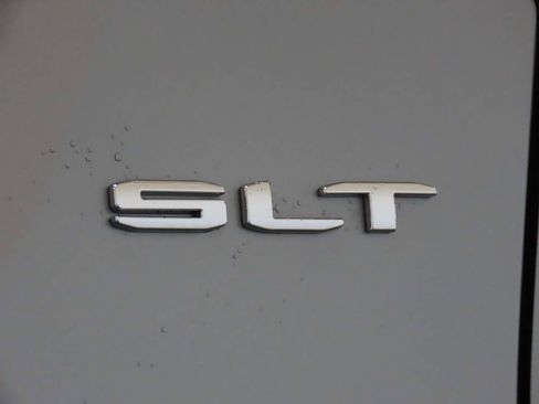 Used 2023 GMC Acadia SLT image 6