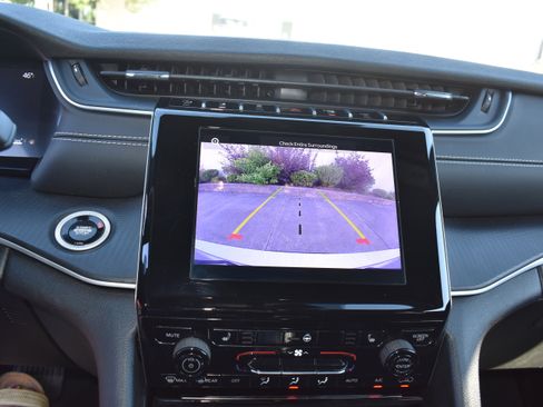 Used 2024 Jeep Grand Cherokee L Laredo w/ Luxury Tech Group I AWD/4WD image 19