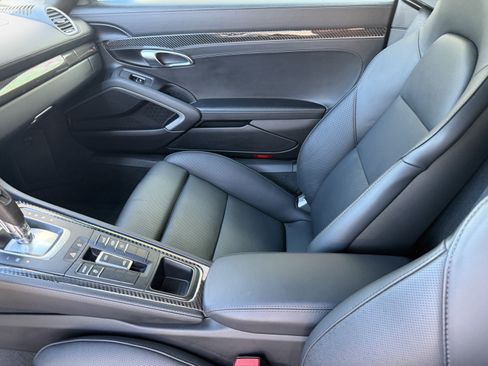 Certified 2025 Porsche 718 Boxster RWD image 16