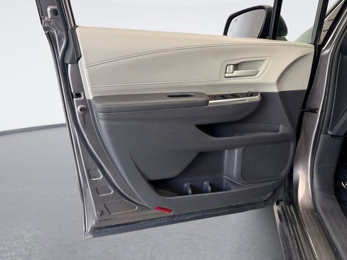 Used 2022 Toyota Sienna LE AWD/4WD image 9