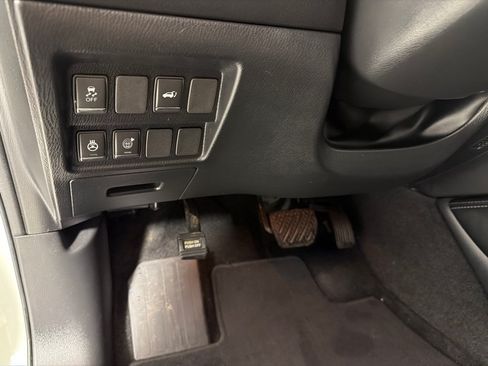 Used 2019 INFINITI QX60 Luxe w/ Essential Package FWD image 11
