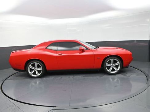 Used 2016 Dodge Challenger R/T RWD image 26